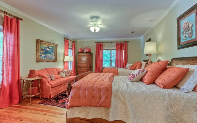 4216 4th Street by Hodnett Cooper