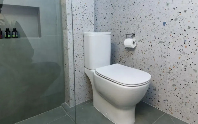 Pagrati Urban Oasis Getaway 2Bd Apt