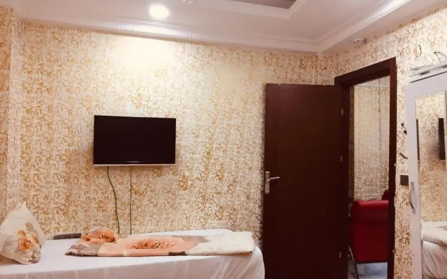 Deluxe Royal Apart