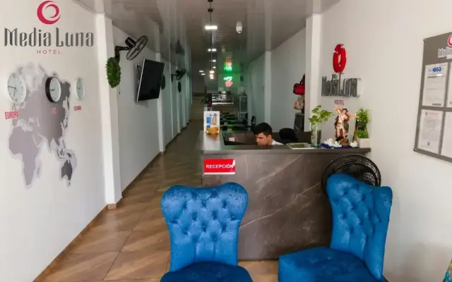 Hotel Media Luna