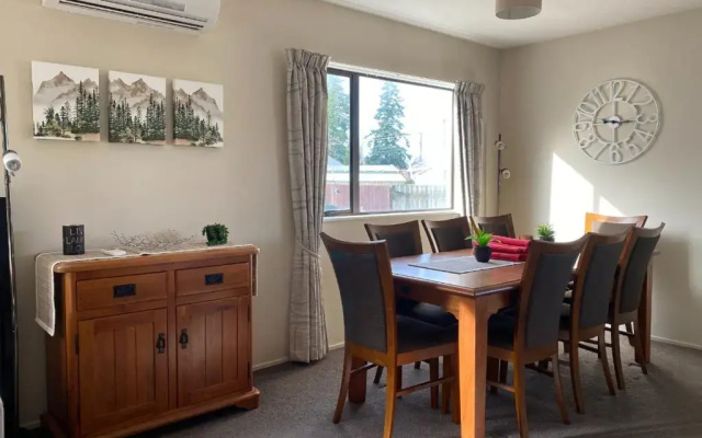 8b Rippingale Road