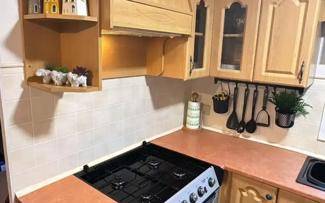 Llanarmon-yn-ial 3-bed Caravan, Sleeps 6