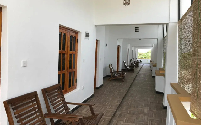 Shadow Bay Hotel