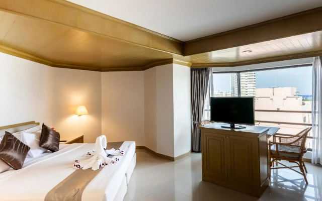 City Beach Resort