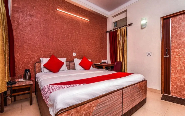 The Excellency by OYO Rooms