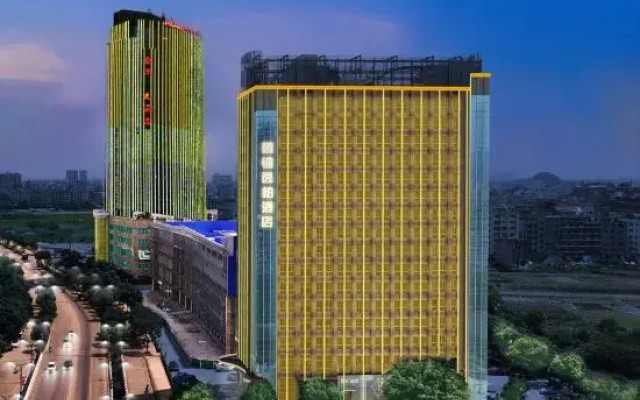 Shunjin Yibai Hotel (Yueqing Liushi)