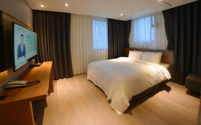 new grand hotel