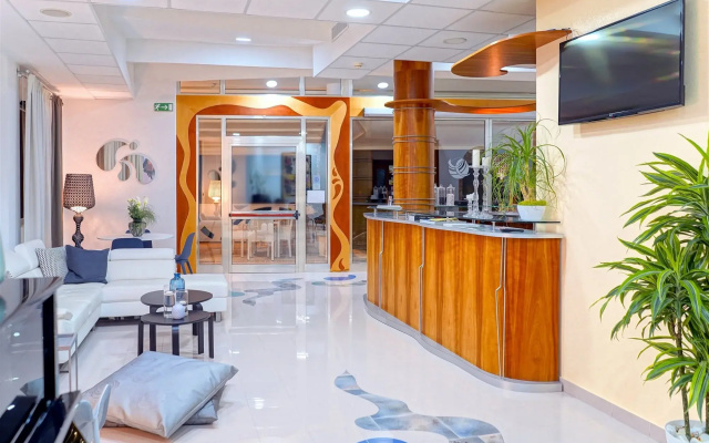 Piccadilly Suites and Rooms
