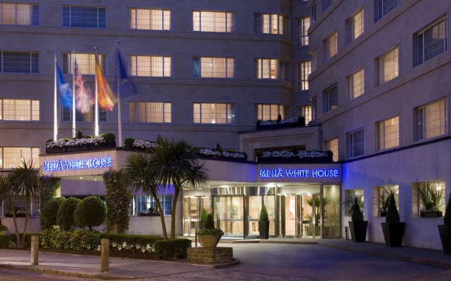 Апартаменты Melia White House Apartments вид на фасад