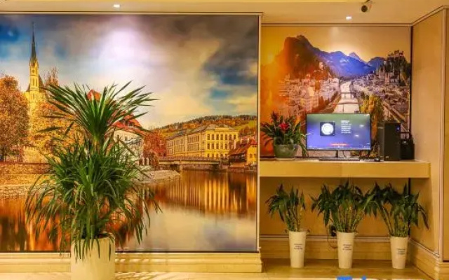 Vienna Classic Hotel (Qingdao Railway Station Taidong Pedestrian Street)