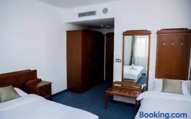 Hotel HUM