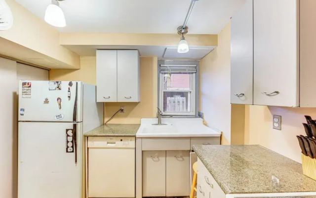 Walkable Studio in the Heart of Pittsburgh!