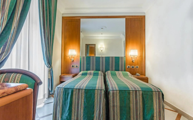Raeli Hotel Regio