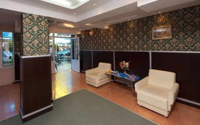 Elvira Hotel