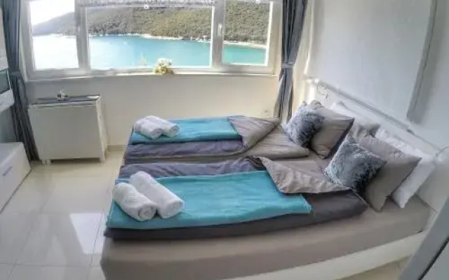 Studio apartment More