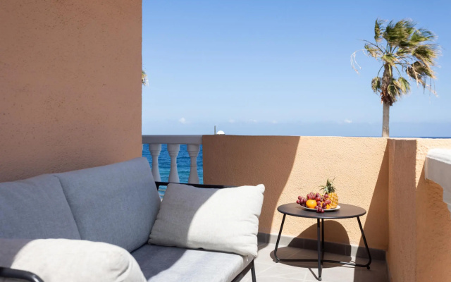 Home2Book Design Sea Views Caletillas, Pool