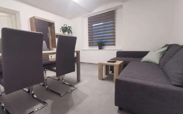 Una Apartment
