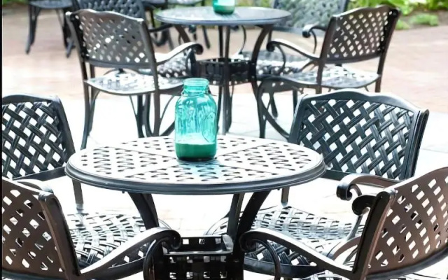 The Tidewater Inn