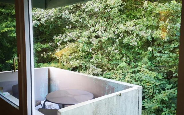 Moderne et paisible studio avec balcon