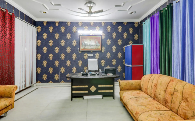 OYO Flagship 74036 Golden Residency 2