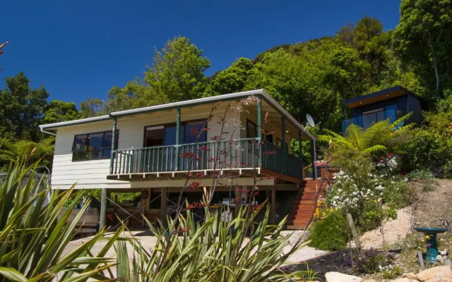 Tidal Treasure - Collingwood Holiday Home
