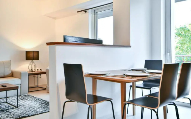 Fully-Renovated Apartment in Palaio Faliro