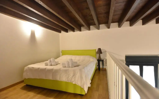 IzzHome City Center Cozy