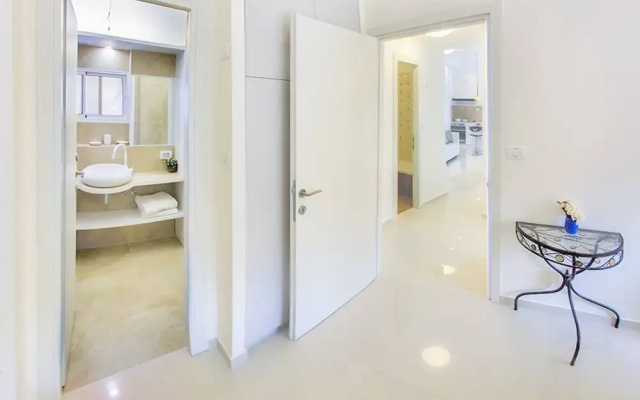 Luxury In German Colony, 3 Bedroom