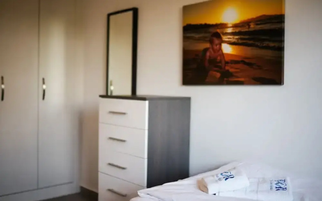 Sunny and Family Friendly Apartment Directly at the Pool