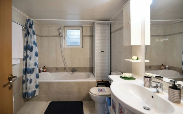 Maria's Cozy Getaway in Glyfada