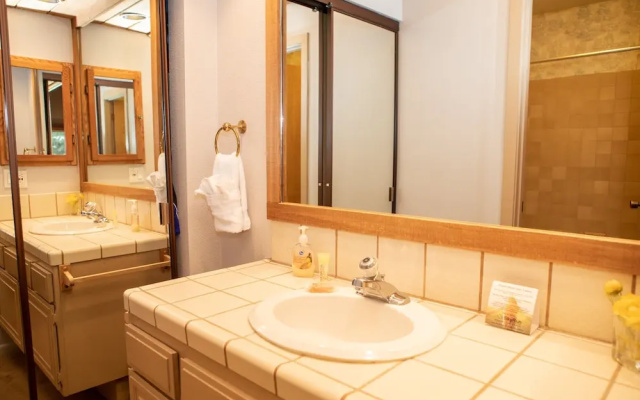 126 Ridgepoint 3 Bedroom Townhouse by RedAwning
