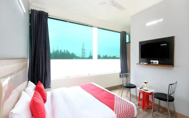 Hotel Redstone by OYO Rooms