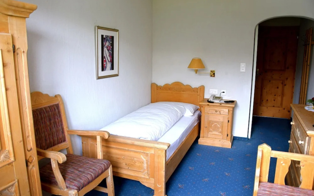 Hotel Salastrains