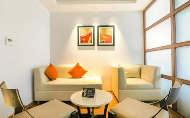 Fabhotel Aroma's House
