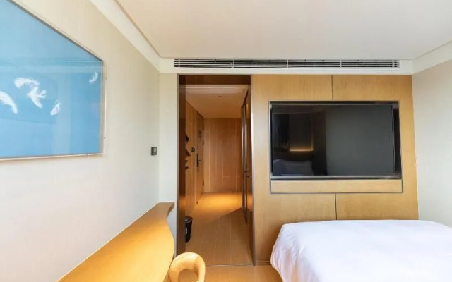 Ji Hotel(Shanghai Dning International Branch)