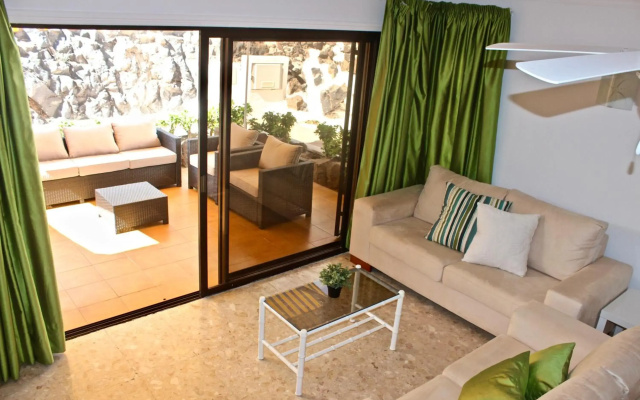 2 BDR,2 BATH Amarilla Golf Apartment