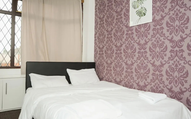 Coventry Deluxe Rooms by Paymán Club