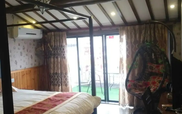 Yue Yue Theme Hostel