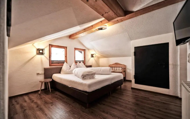 Summit Residence