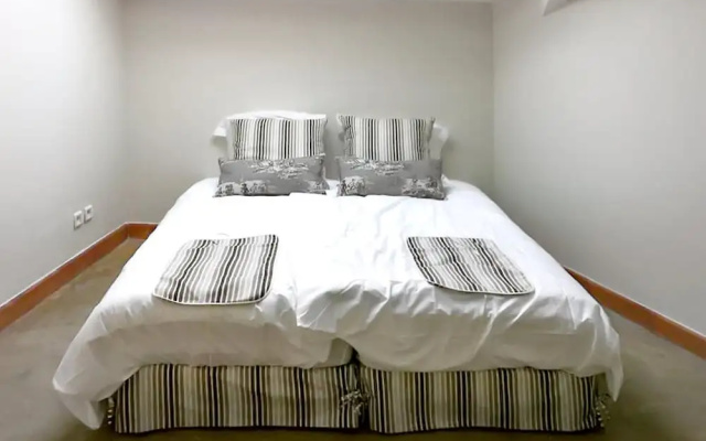 Apartment With 2 Bedrooms in Jonquières, With Wifi