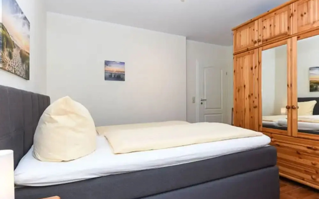 Friesengold Modern Retreat