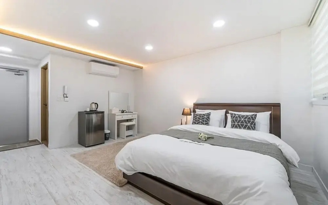 Yeosu Badaya Guest House and Hostel