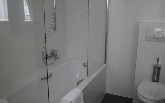 Hotel Corner House