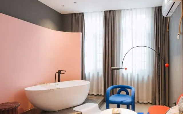 Yixi Hotel