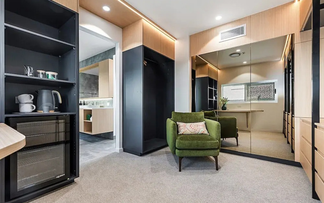 Luxury 5-floor Unit With Ocean Views Near Beach
