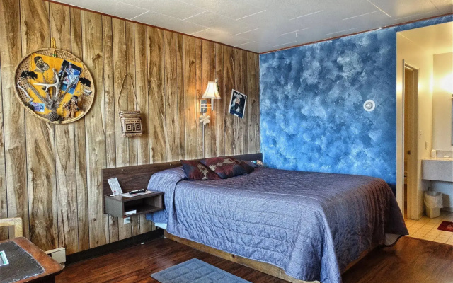 Blue and White Motel