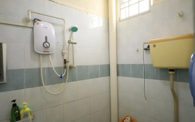 OYO Homes 90575 C.k Bahau Homestay