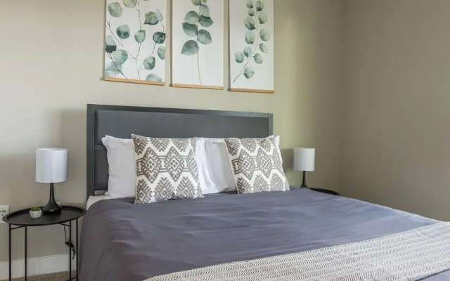 FRONTDESK Old Town Apts Scottsdale