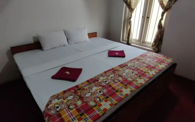 Catch the Ella Train Hostel