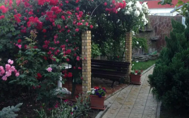 Guest house on Chernomorskaya 15